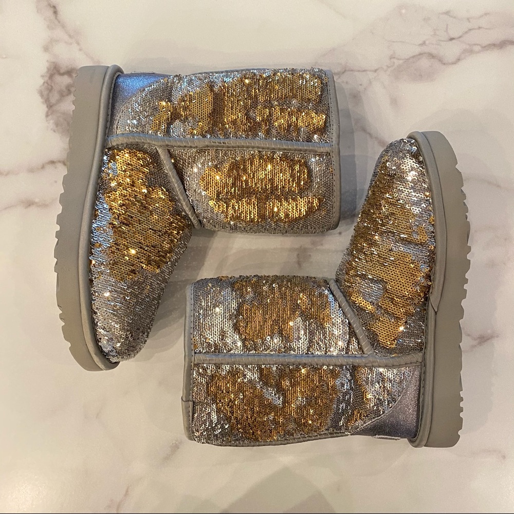 UGG Silver Gold Classic Short Flip Sequin Cosmos - Picture 1 of 15